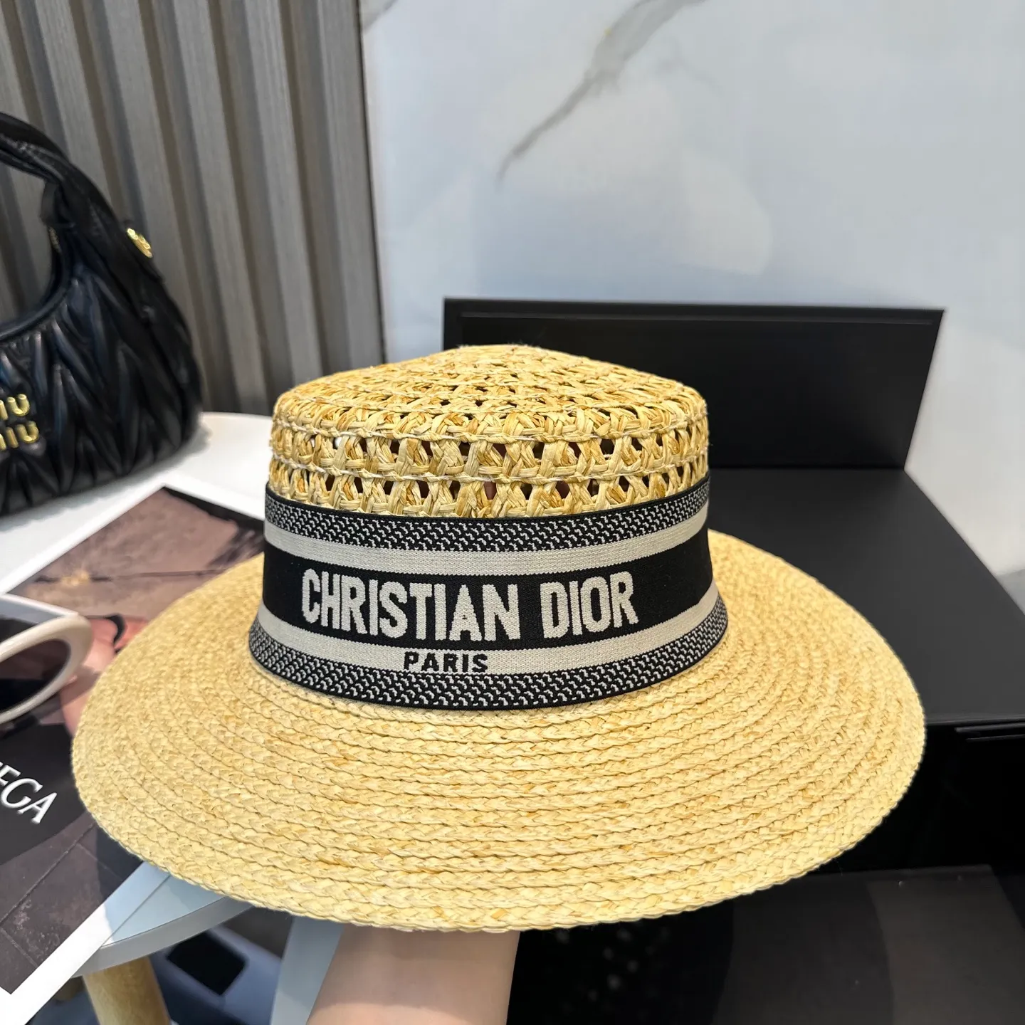 P90 Dior2025 new straw hat, advanced customization, lady style, attention to detail, sun protection and UV protection in summer, a must-have for travel, versatile and good-looking