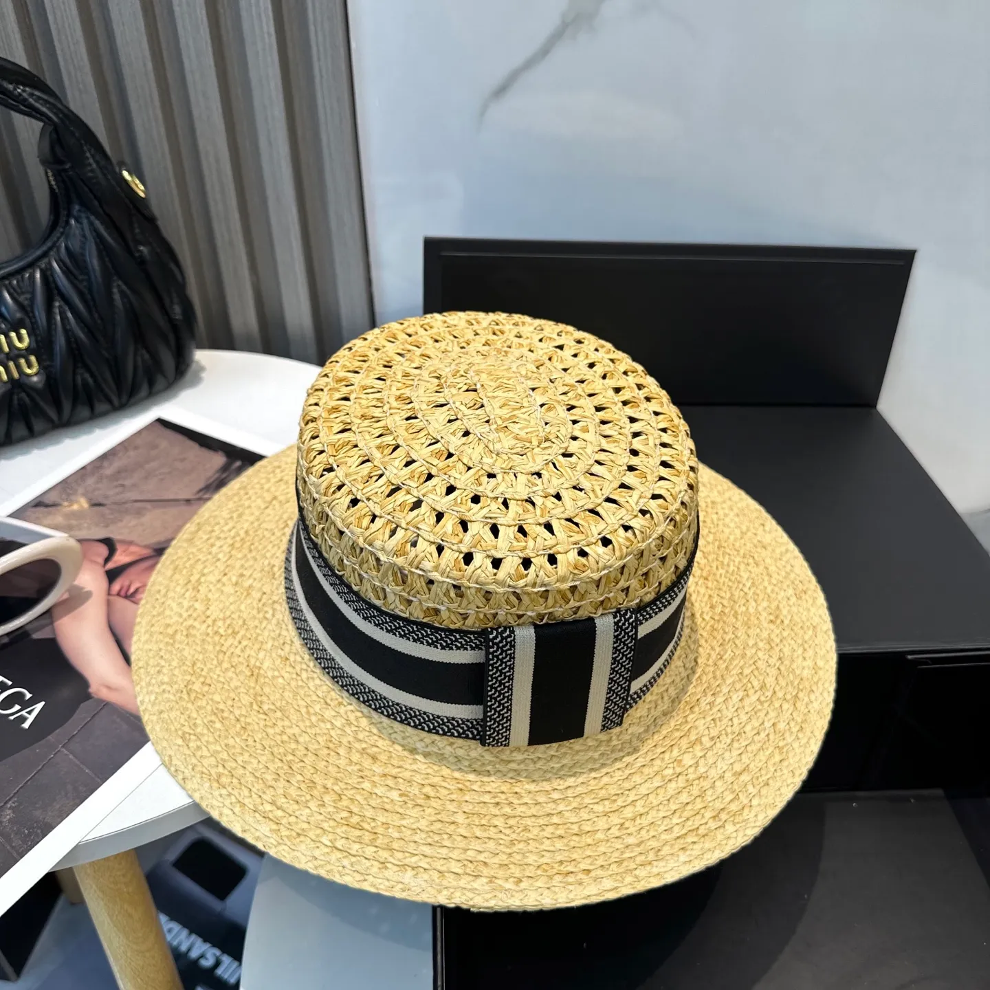 P90 Dior2025 new straw hat, advanced customization, lady style, attention to detail, sun protection and UV protection in summer, a must-have for travel, versatile and good-looking