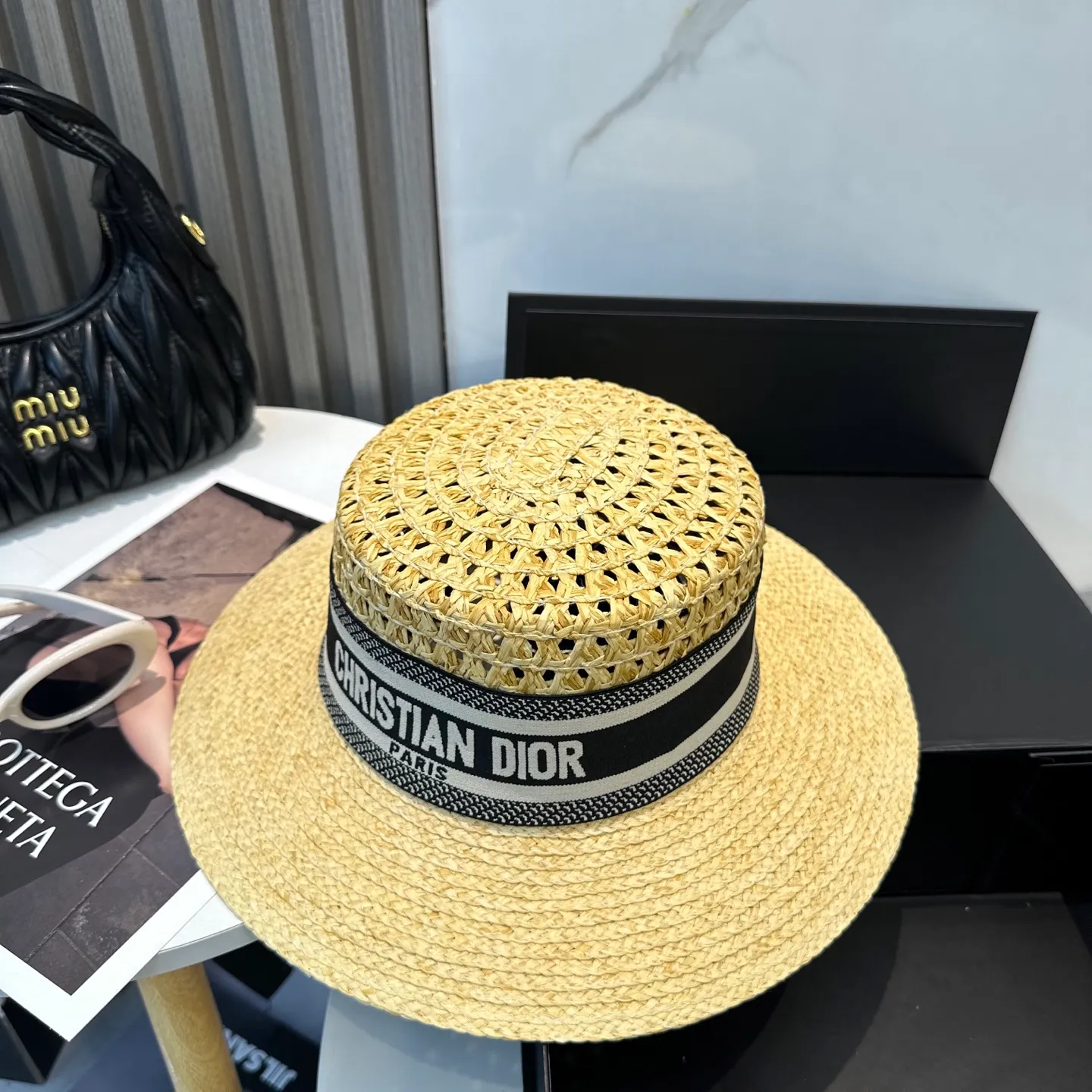 P80 Dior2025 new straw hat, advanced customization, lady style, attention to detail, sun protection and UV protection in summer, a must-have for travel, versatile and good-looking