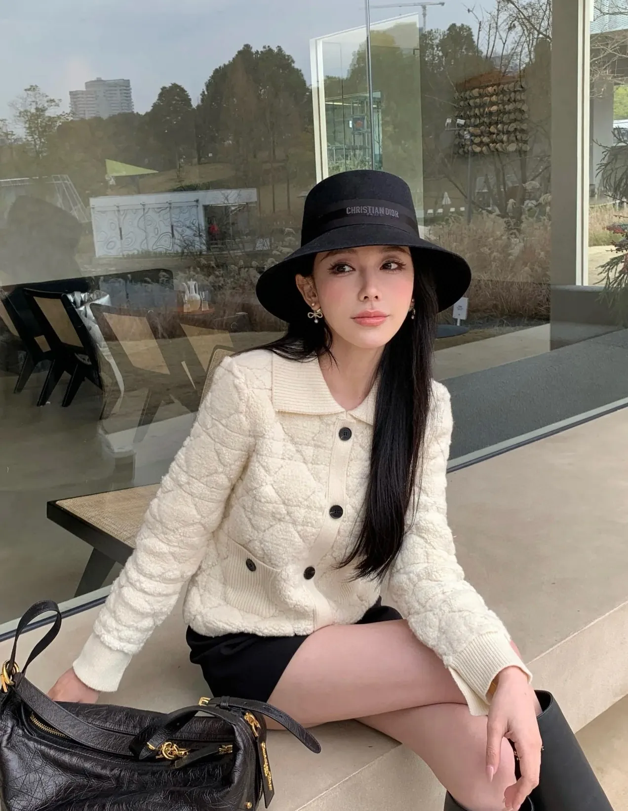 🆕Classic hot style for autumn and winter 🍂Dior imported wool embroidered letter basin hat 🐑Versatile and fashionable style ✨Black and beige