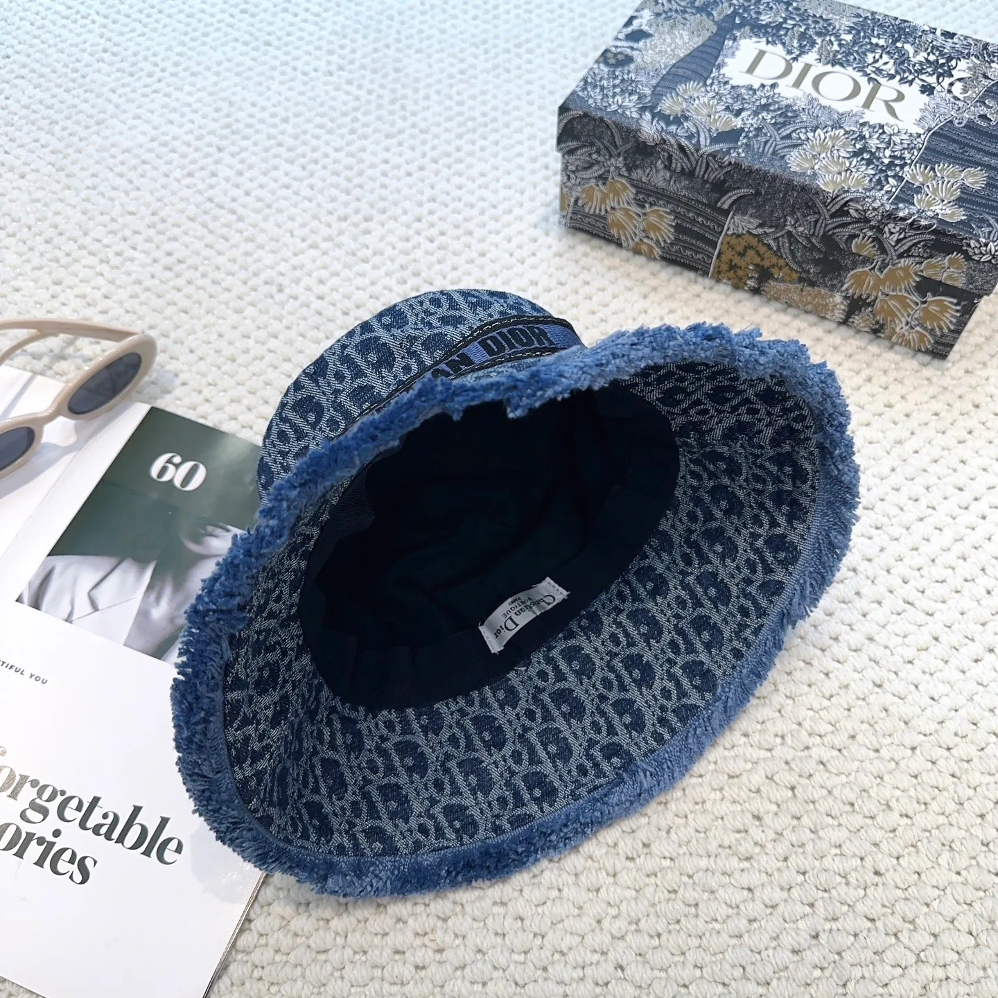 P70 Dior Dior's new original fisherman's hat, exquisite and pure, stylish and stylish, cool and fashionable, out of stock at the counter, popular, great quality