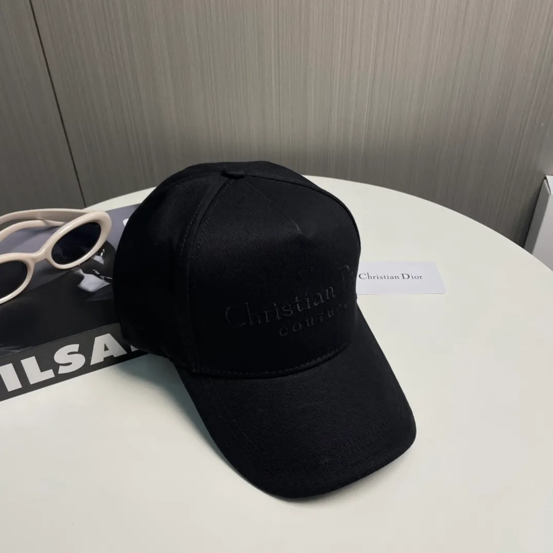 P66 💛 Comes with dust bag [DIOR Dior] New counter synchronous embroidery simple baseball cap, hot style, synchronized with big brands, super easy to match, shipped!