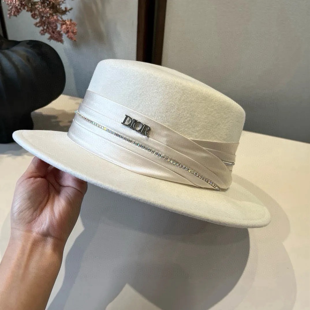 💰210¥ White Dior new wool top hat, flat top hat, 100% wool fabric 🦙%, head circumference 57cm