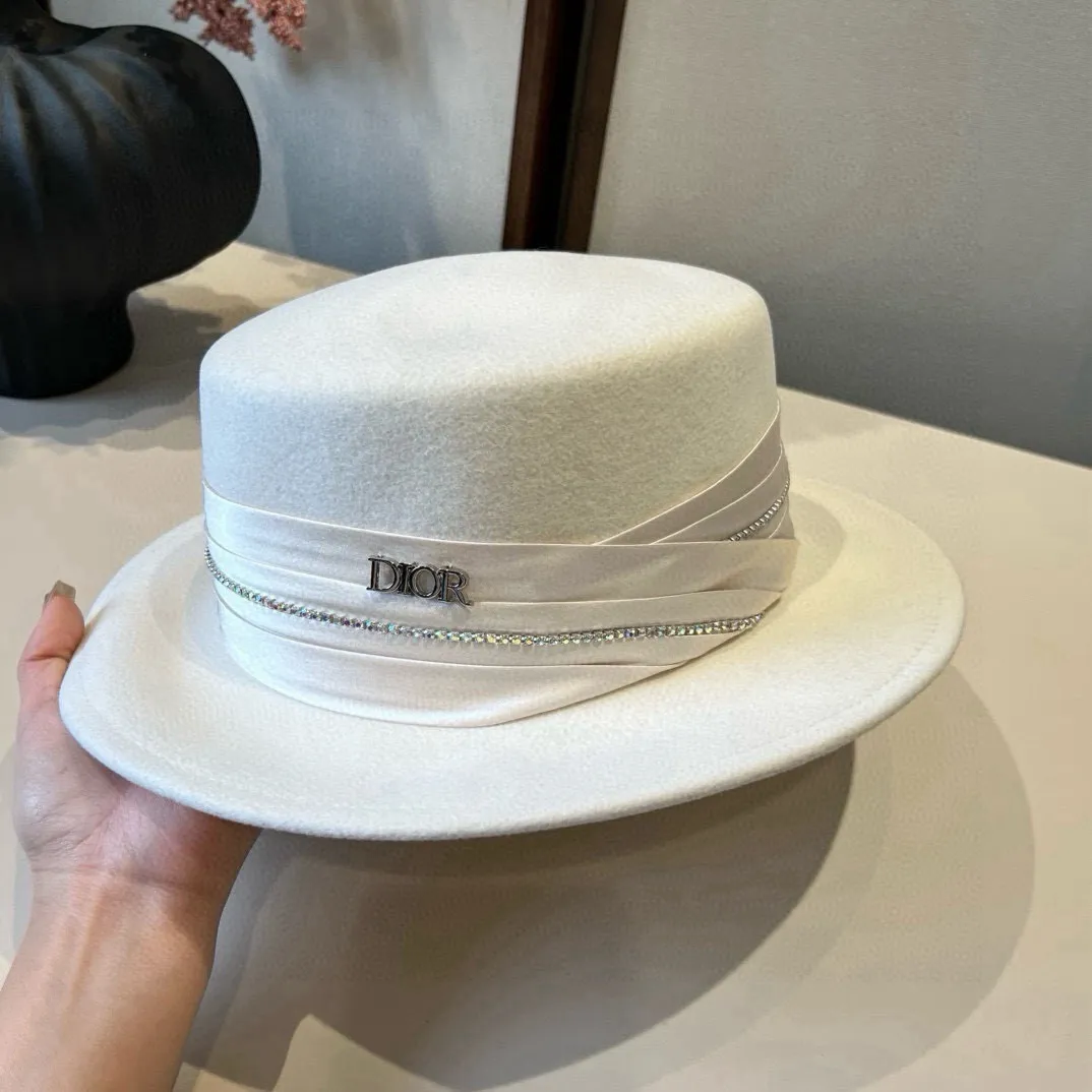 💰210¥ White Dior new wool top hat, flat top hat, 100% wool fabric 🦙%, head circumference 57cm