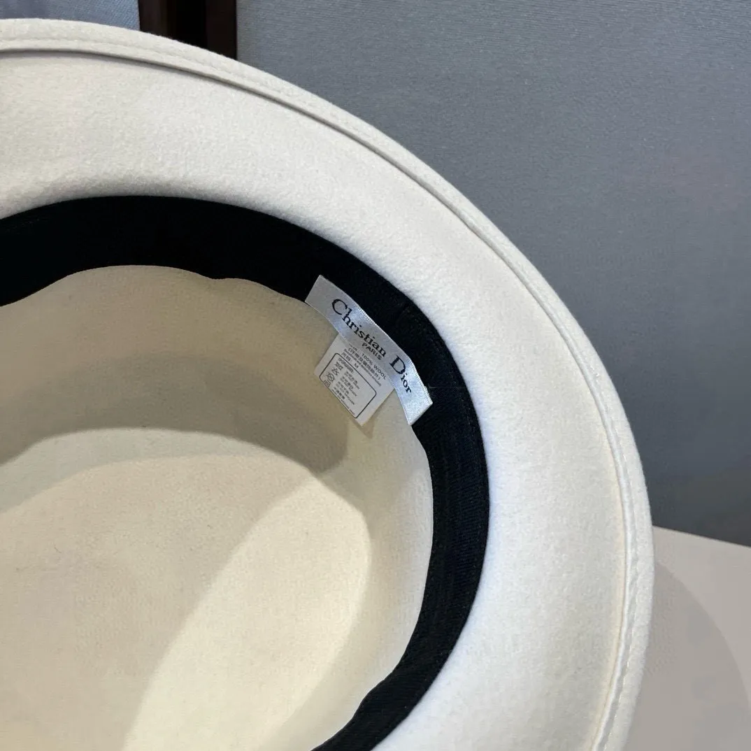 💰210¥ White Dior new wool top hat, flat top hat, 100% wool fabric 🦙%, head circumference 57cm
