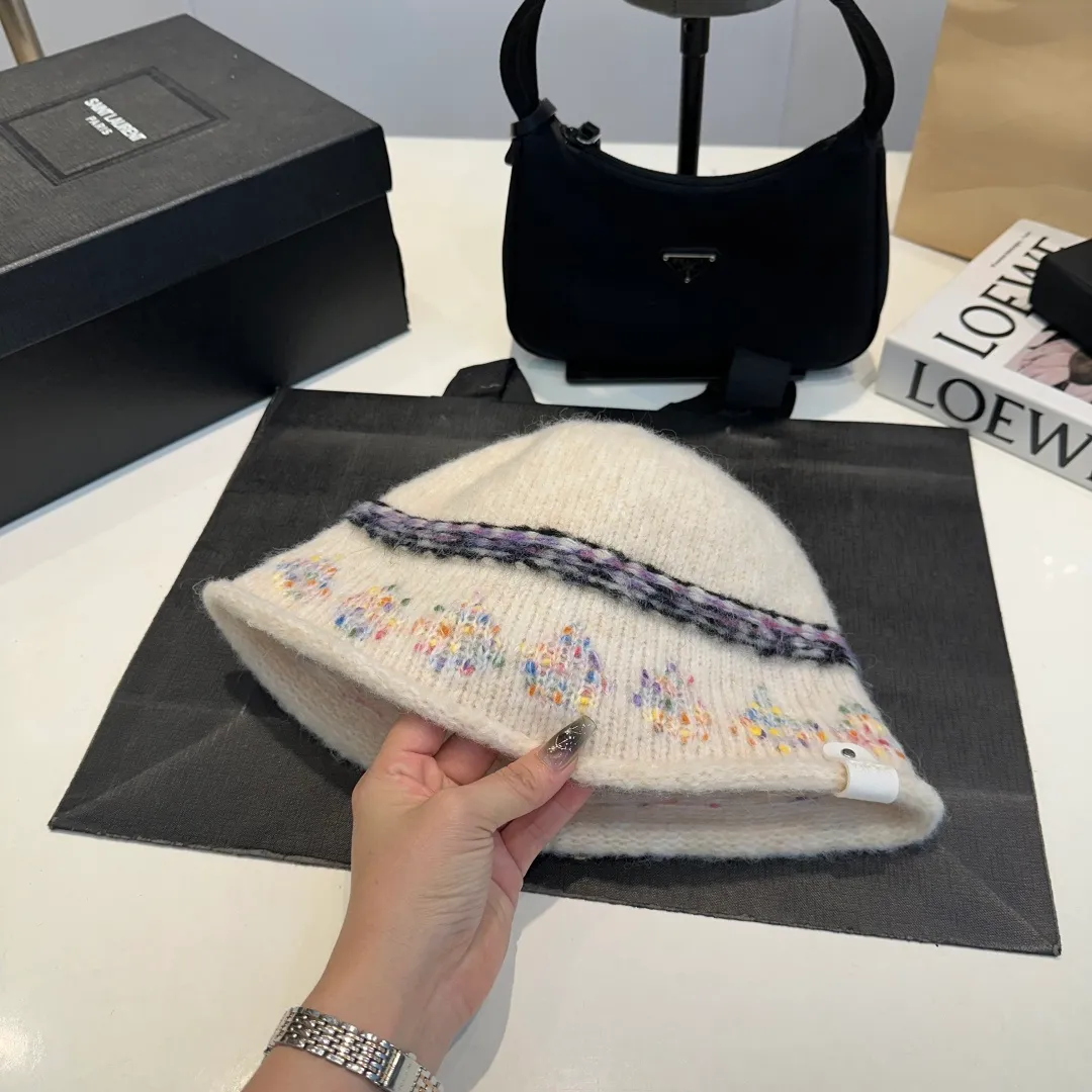 P60 Retro Dior New Bucket Hat