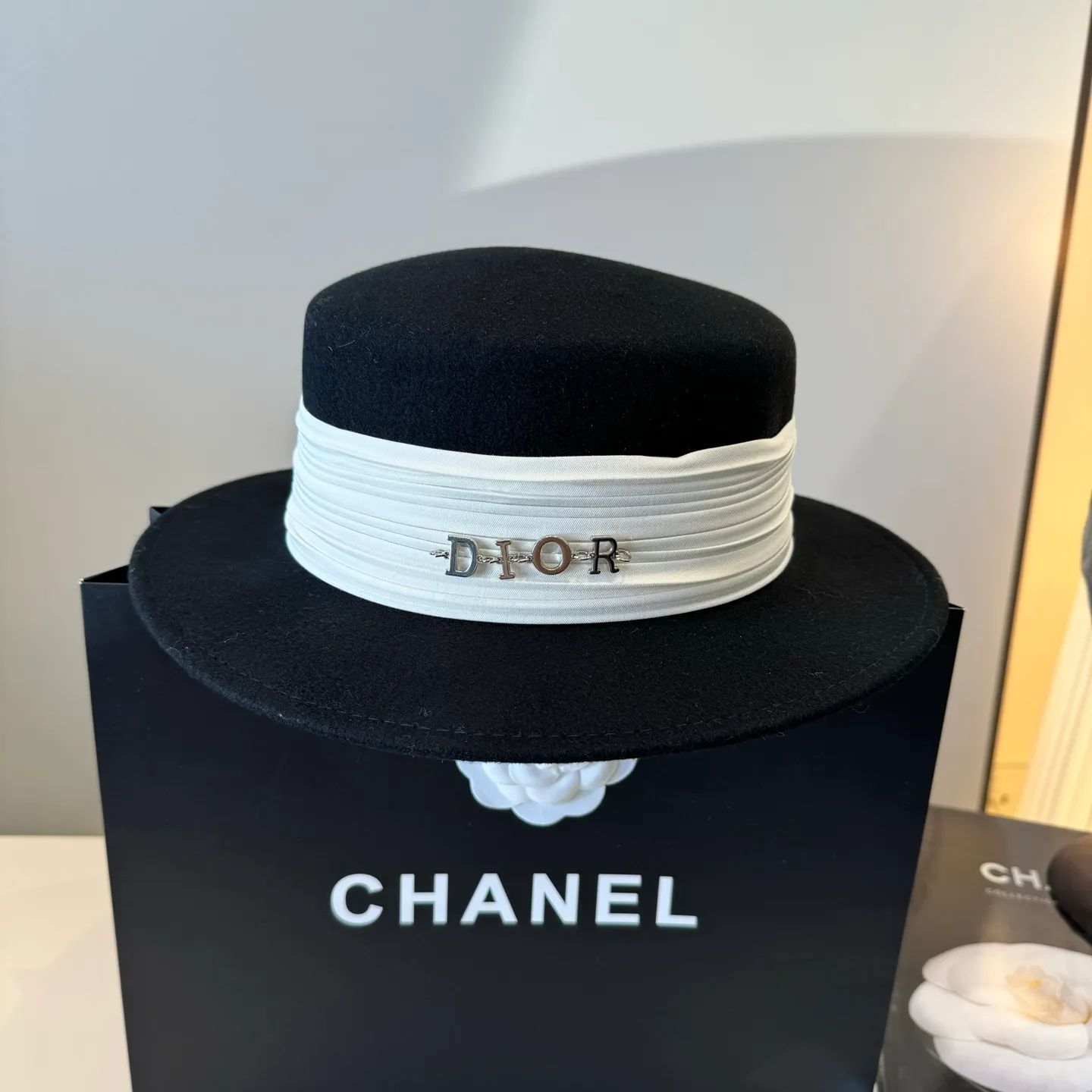 💰190¥ Dior new wool top hat, flat top hat, 100% wool fabric 🦙%, head circumference 57cm
