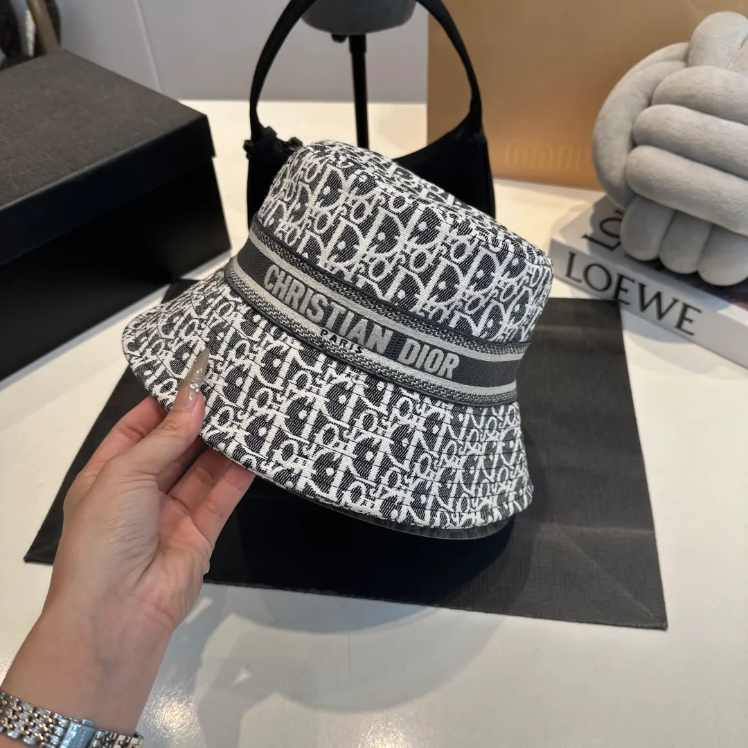 P70 Dior (Dior) new original fisherman hat, exquisite and pure, stylish and stylish, cool and fashionable, out of stock at the counter, popular, excellent quality