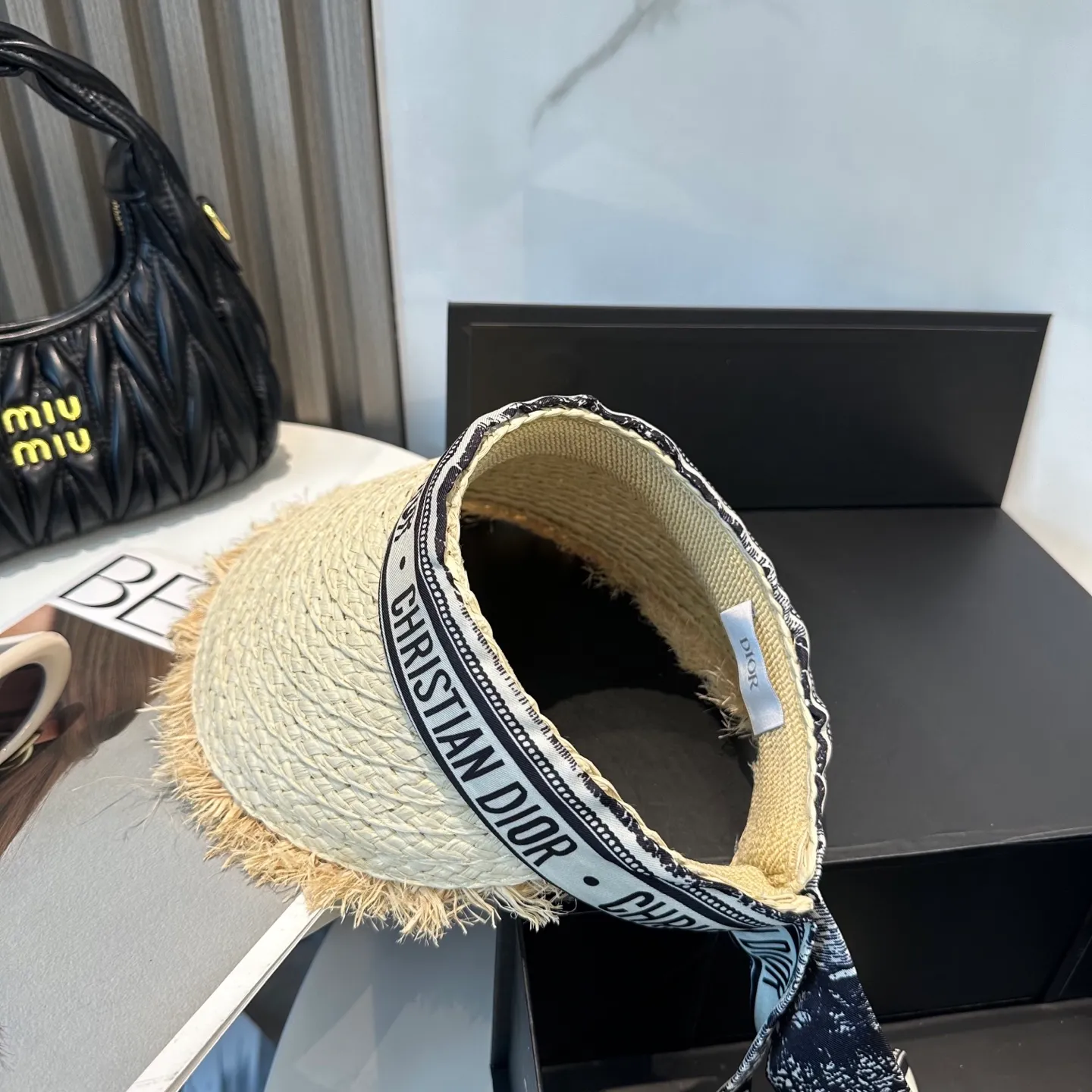 P66 Dior empty top hat, advanced customization, celebrity style, attention to detail, sun protection and UV protection in summer, a must-have for travel, versatile and good-looking