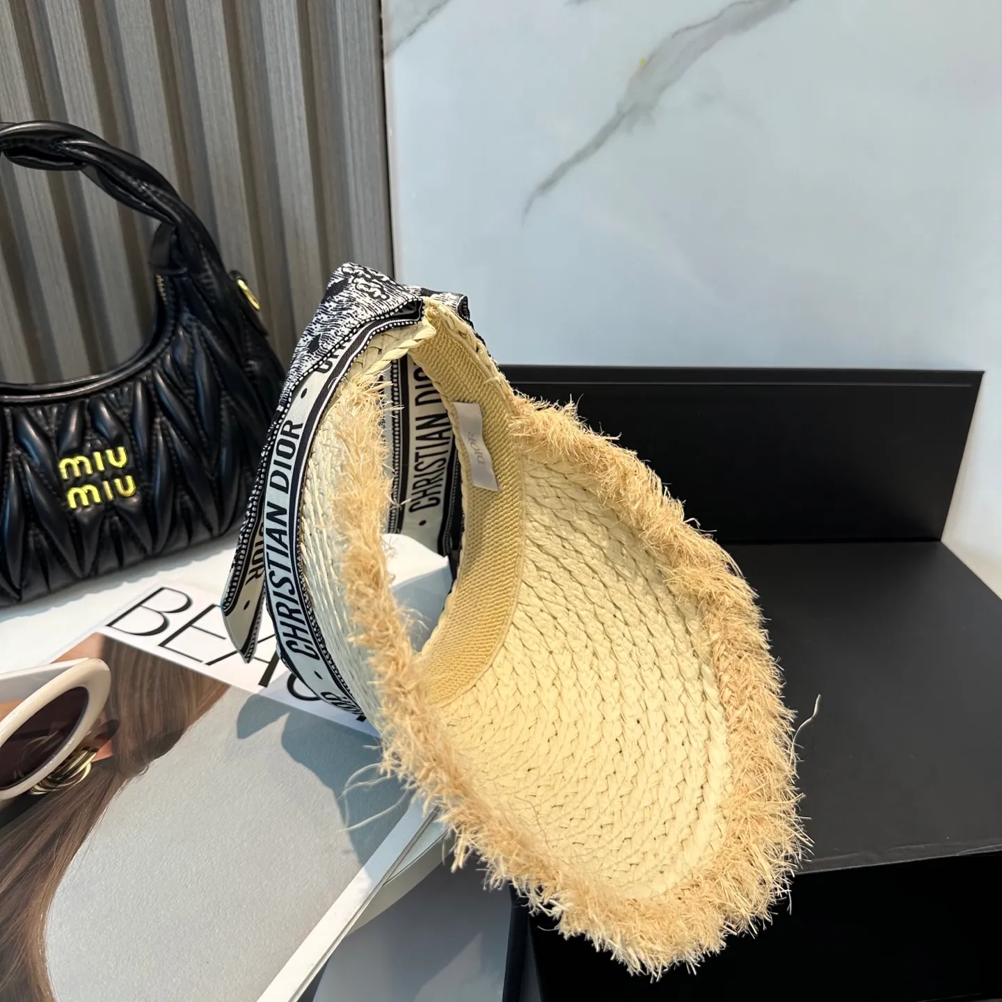 P66 Dior empty top hat, advanced customization, celebrity style, attention to detail, sun protection and UV protection in summer, a must-have for travel, versatile and good-looking