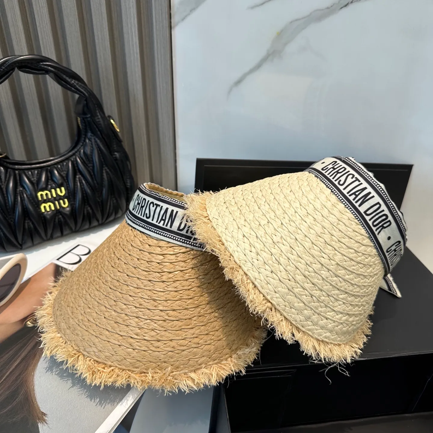 P66 Dior empty top hat, advanced customization, celebrity style, attention to detail, sun protection and UV protection in summer, a must-have for travel, versatile and good-looking