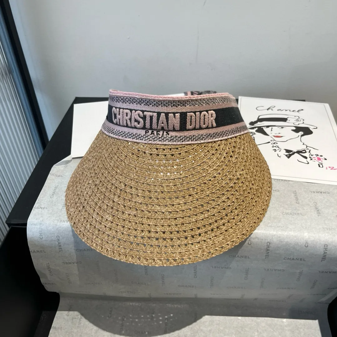 💰160¥ Original item, DIOR new summer silk scarf sun hat is a must-have for good-looking girls. I am facing the strong sun and just want to hold an umbrella for you. No one is holding an umbrella for you, so come and wear a DIOR sun hat [Yeah]