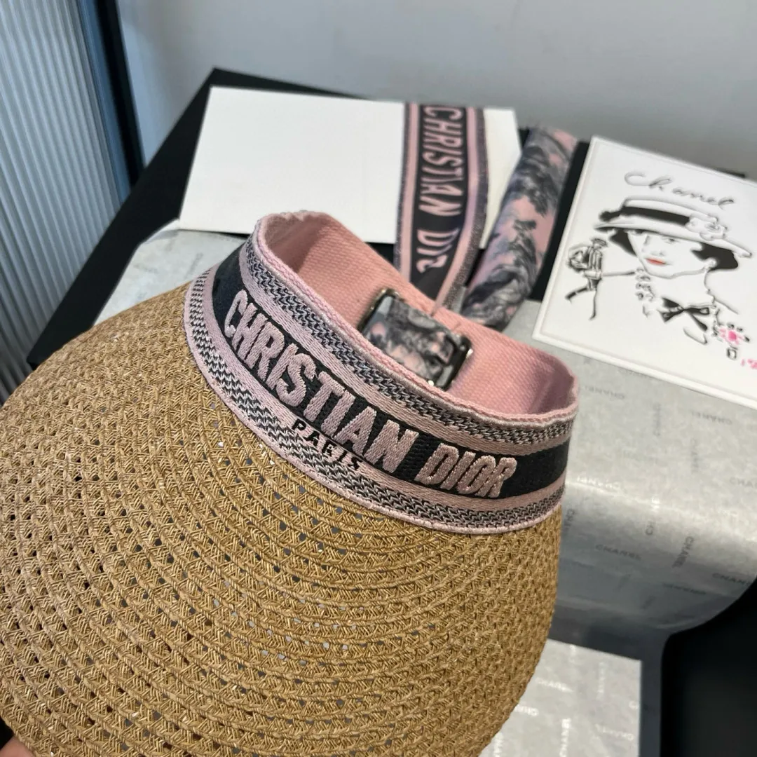 💰160¥ Original item, DIOR new summer silk scarf sun hat is a must-have for good-looking girls. I am facing the strong sun and just want to hold an umbrella for you. No one is holding an umbrella for you, so come and wear a DIOR sun hat [Yeah]