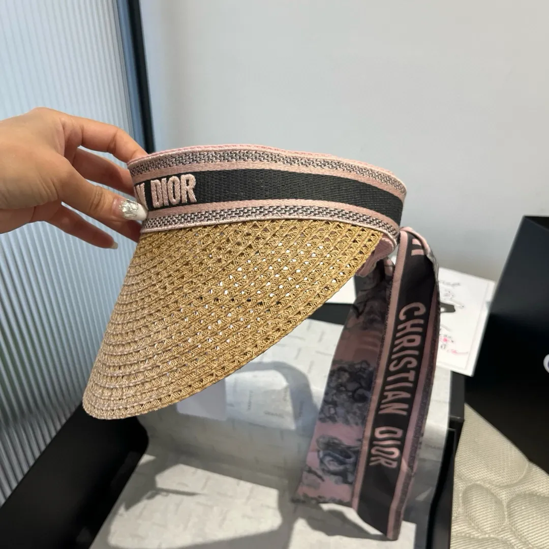 💰160¥ Original item, DIOR new summer silk scarf sun hat is a must-have for good-looking girls. I am facing the strong sun and just want to hold an umbrella for you. No one is holding an umbrella for you, so come and wear a DIOR sun hat [Yeah]