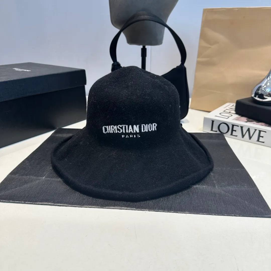 P170 Dior's new wool original single bucket hat, exquisite and pure, stylish and stylish, cool and fashionable, sold out at the counter, popular, great quality