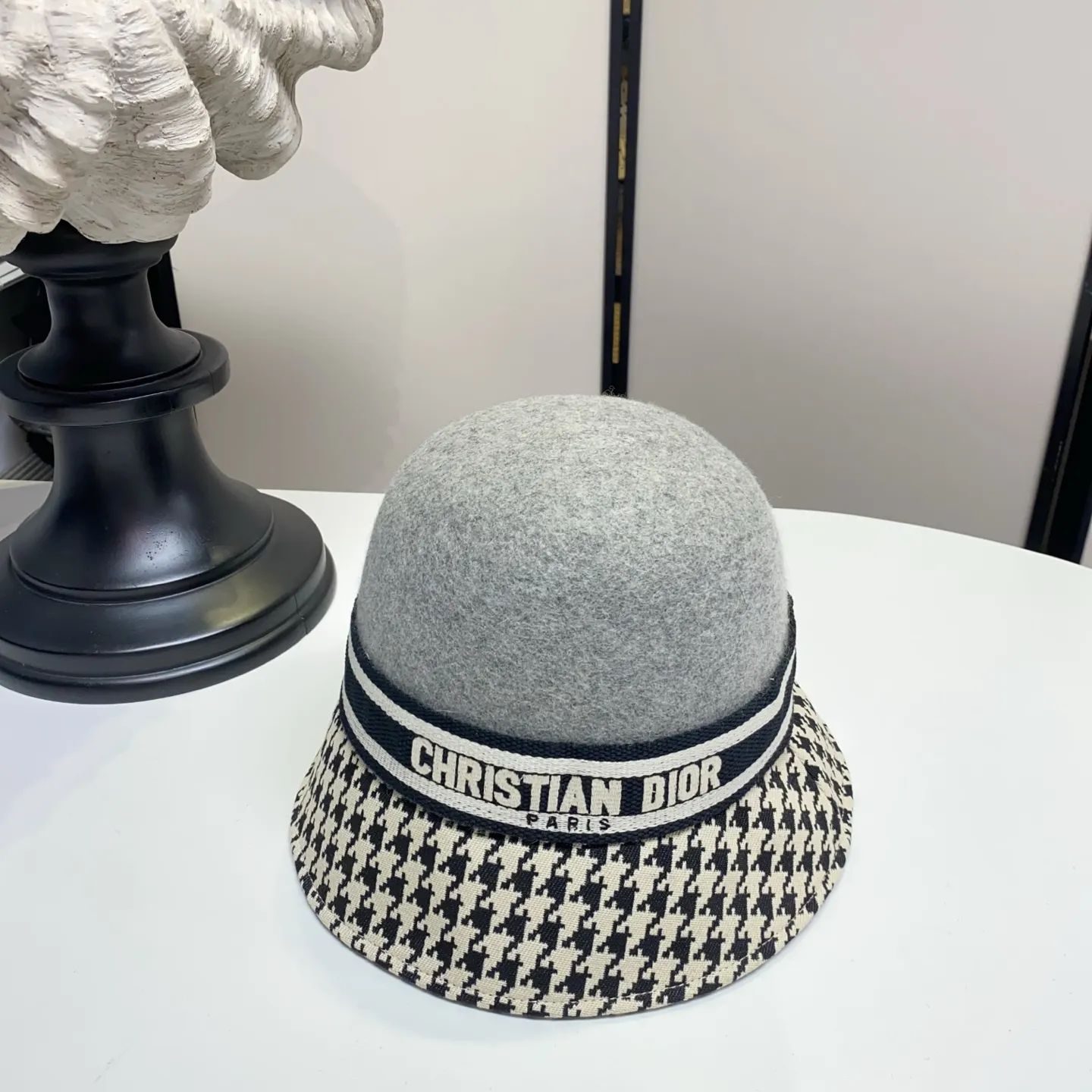 🆕25 autumn and winter style 🍂Dior embroidered webbing wool hat 🐑Elegant and romantic, casually folded ✨Black mixed gray