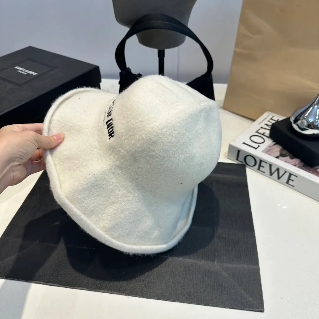 P170 Dior's new wool original single bucket hat, exquisite and pure, stylish and stylish, cool and fashionable, sold out at the counter, popular, great quality