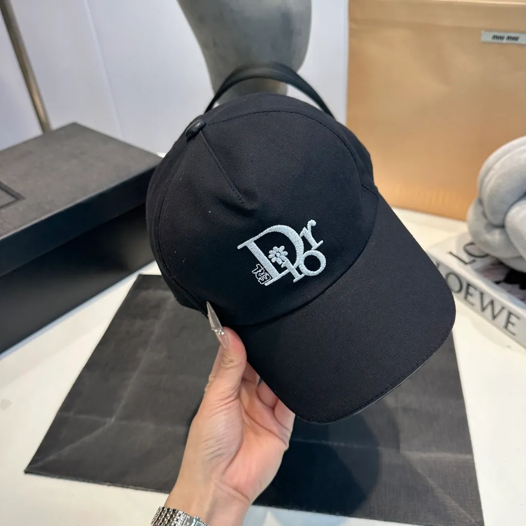 P80 DIOR Dior's new simple baseball cap with jacquard lining🧢, new model shipped, big brand style is super easy to match, hurry up and get it!