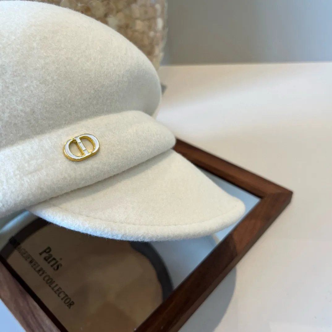 💰200¥ White Dior autumn and winter new wool duck cap, 100% wool fabric, head circumference 57cm