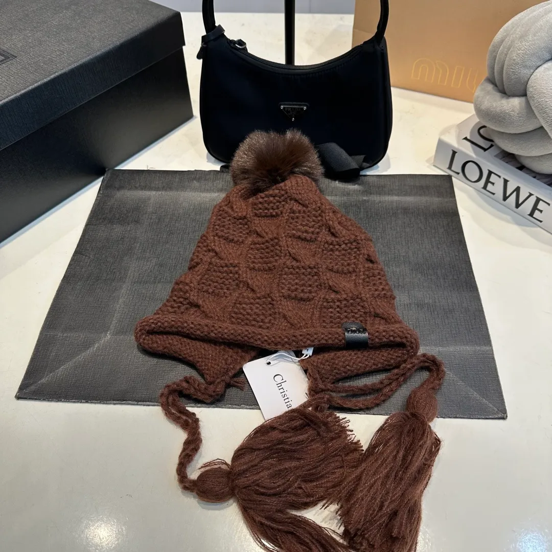 P70 Dior knitted beanie hat