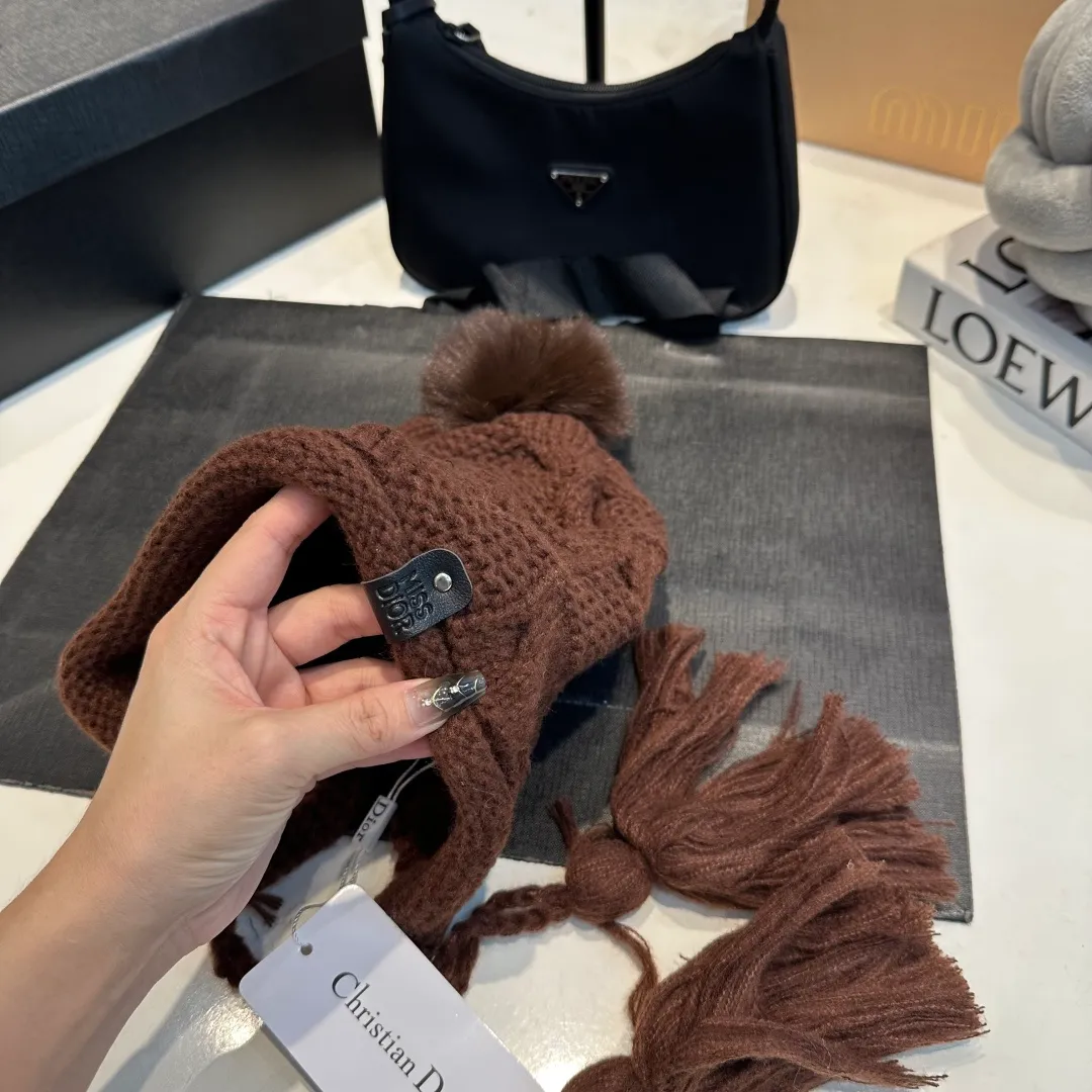 P70 Dior knitted beanie hat