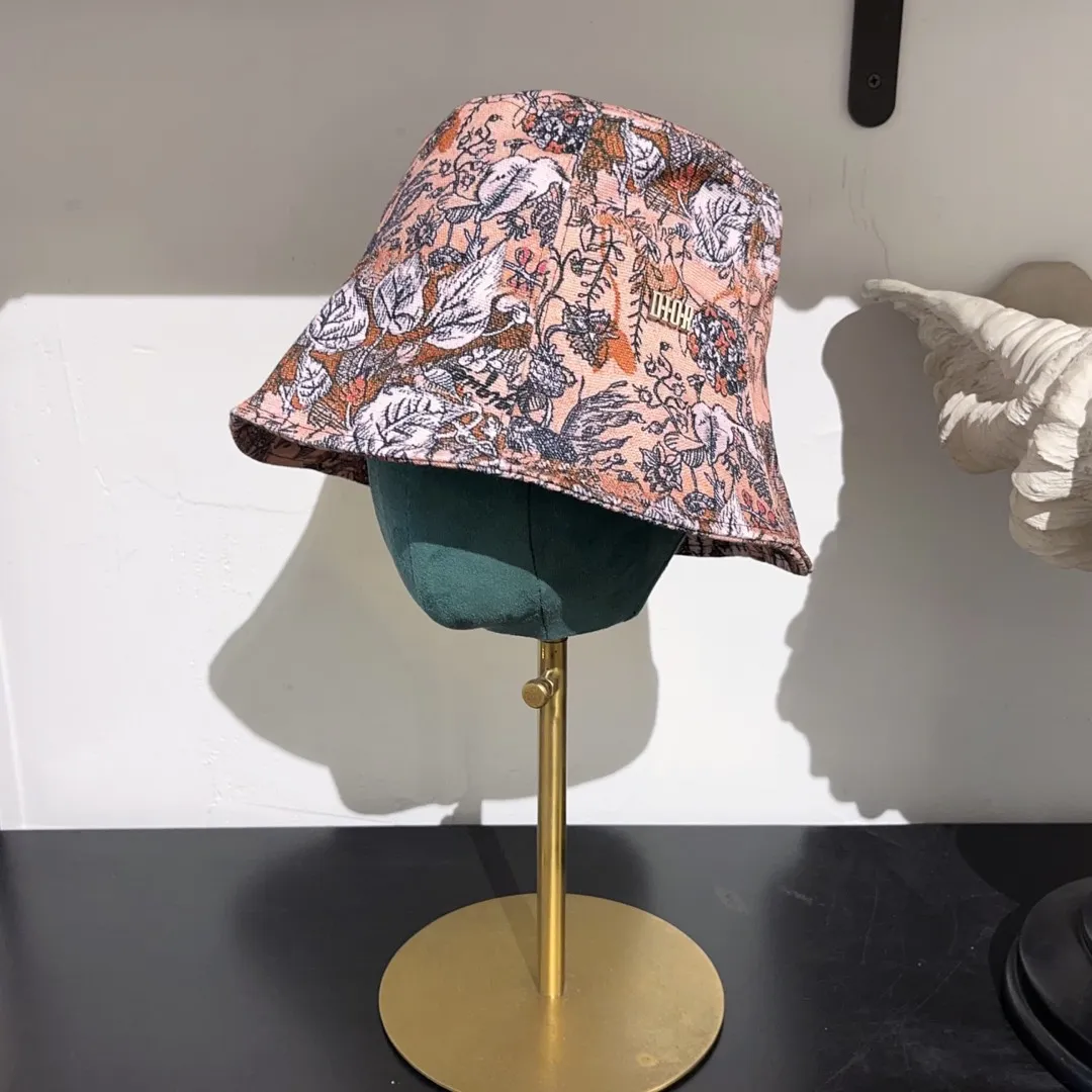 New arrival ꫛꫀꪝ ❥—— 🆕Dior printed fisherman hat in stock for early spring 🖤Head circumference 55～58cm 💫Exclusive printed hat 🔥Orange blue