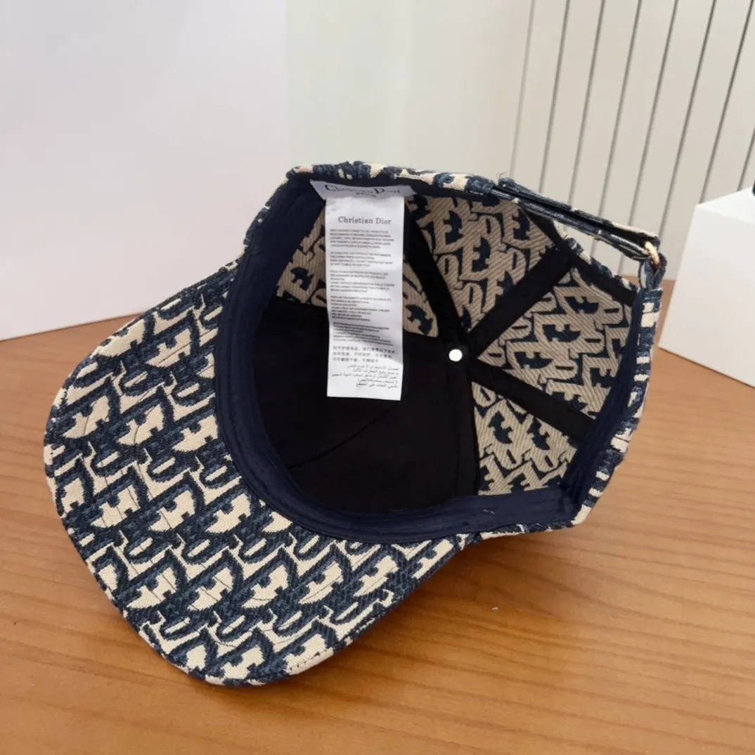 💰60 DIOR Dior embroidery official website simultaneously releases the new model Presbyopia D’s baseball cap🧢, the washed label is super popular