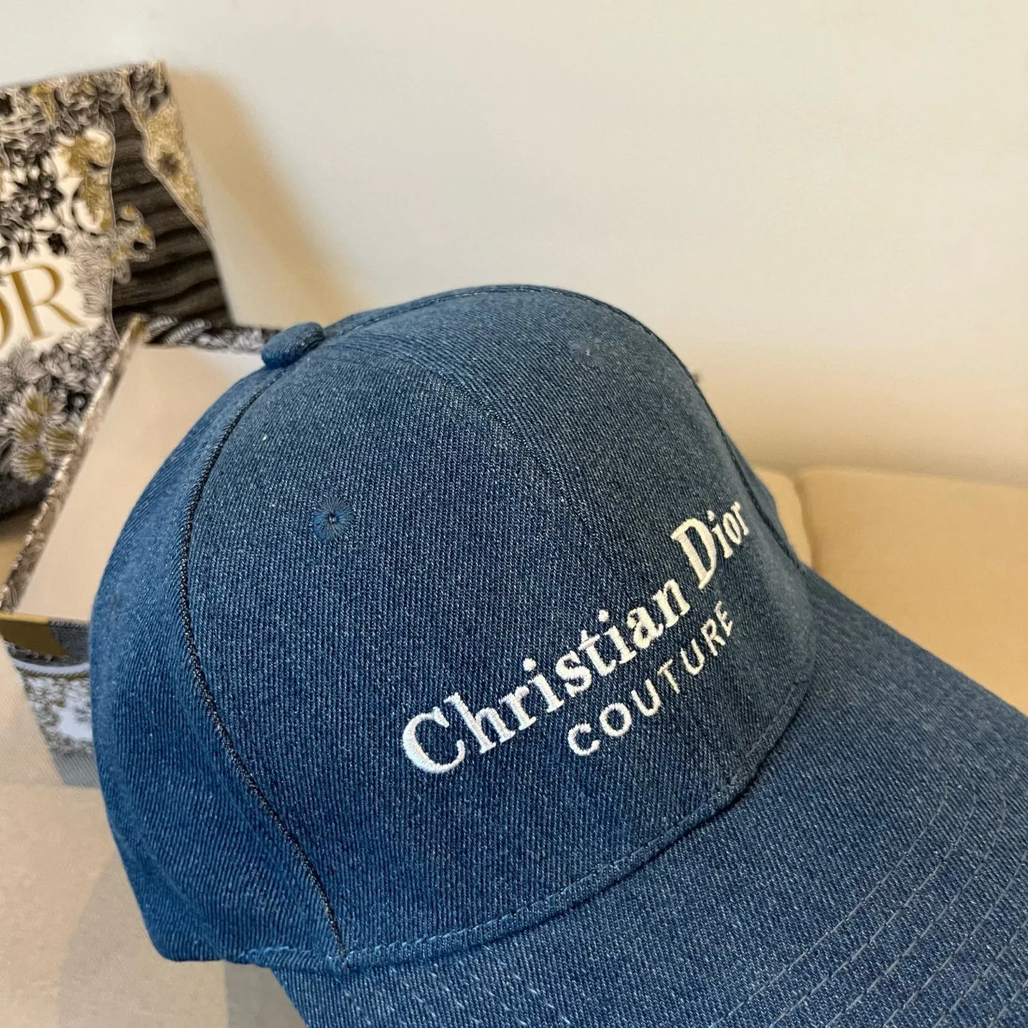 P66 [DIOR Dior] new popular simple baseball cap 🧢, new model shipped, big brand style is super easy to match, hurry up and get it!