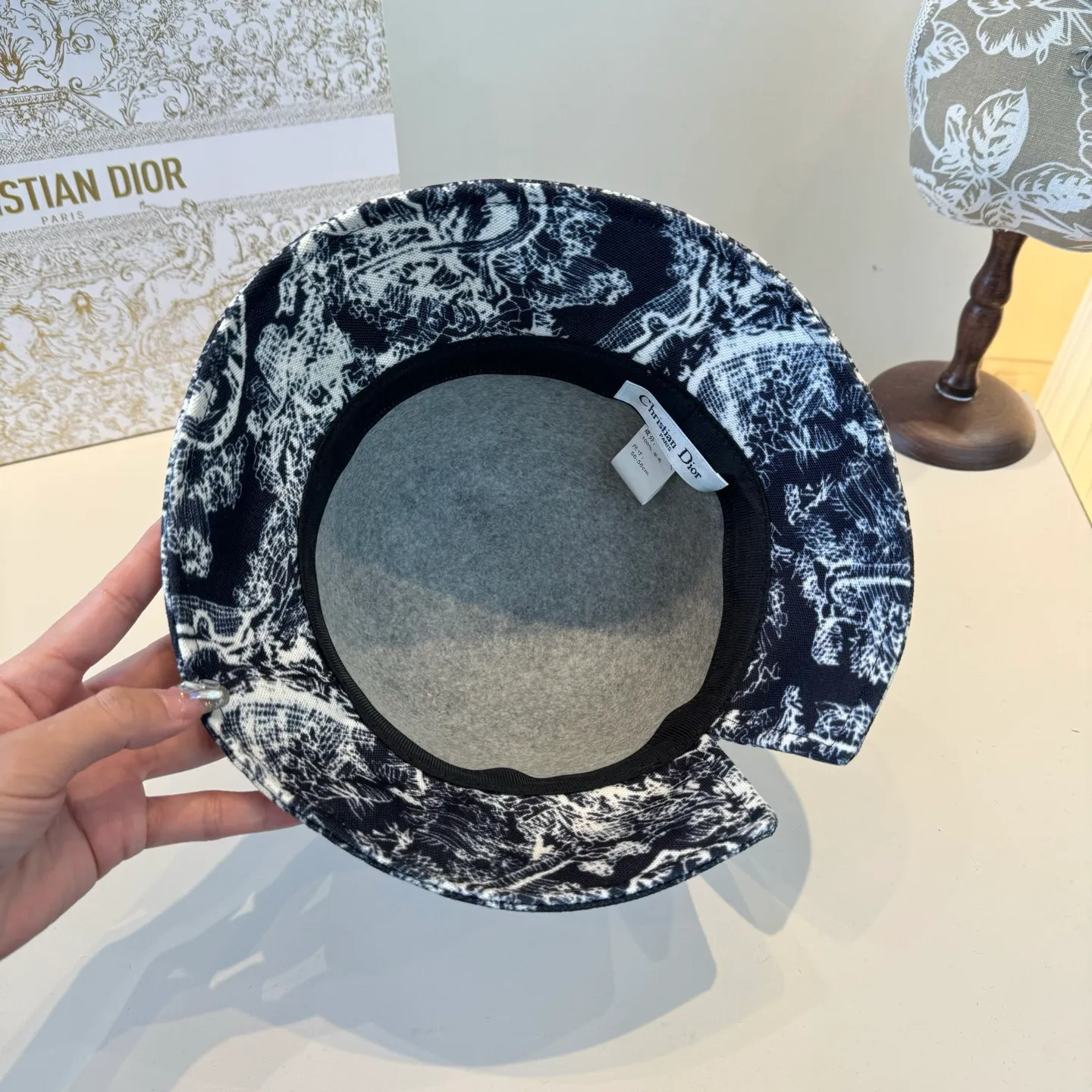 💰180¥ Dior Dior's new autumn and winter 23 hat, woolen hat, 100% wool% head circumference 57cm