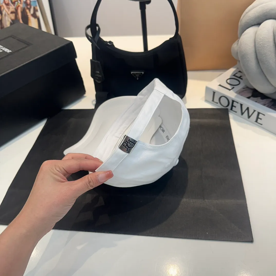 P60 Dior Dior new baseball cap, new peaked cap, unisex, head circumference 57cm