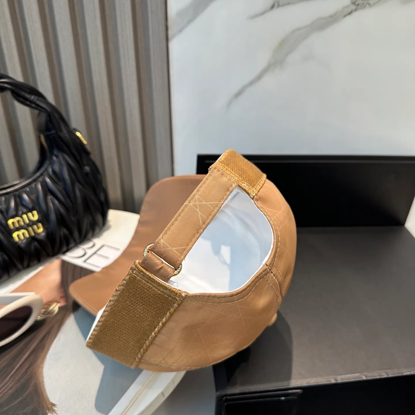 P70 Dior👒 high version webbing logo baseball cap🧢, super high sun protection index, especially small face, stylish but not soft, can be folded at will, easy to carry🤗