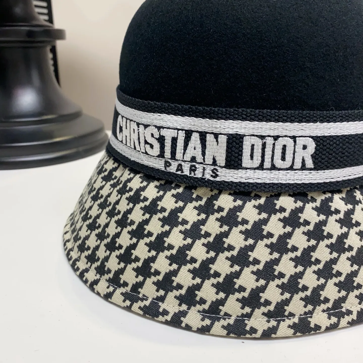 🆕25 autumn and winter style 🍂Dior embroidered webbing wool hat 🐑Elegant and romantic, casually folded ✨Black mixed gray