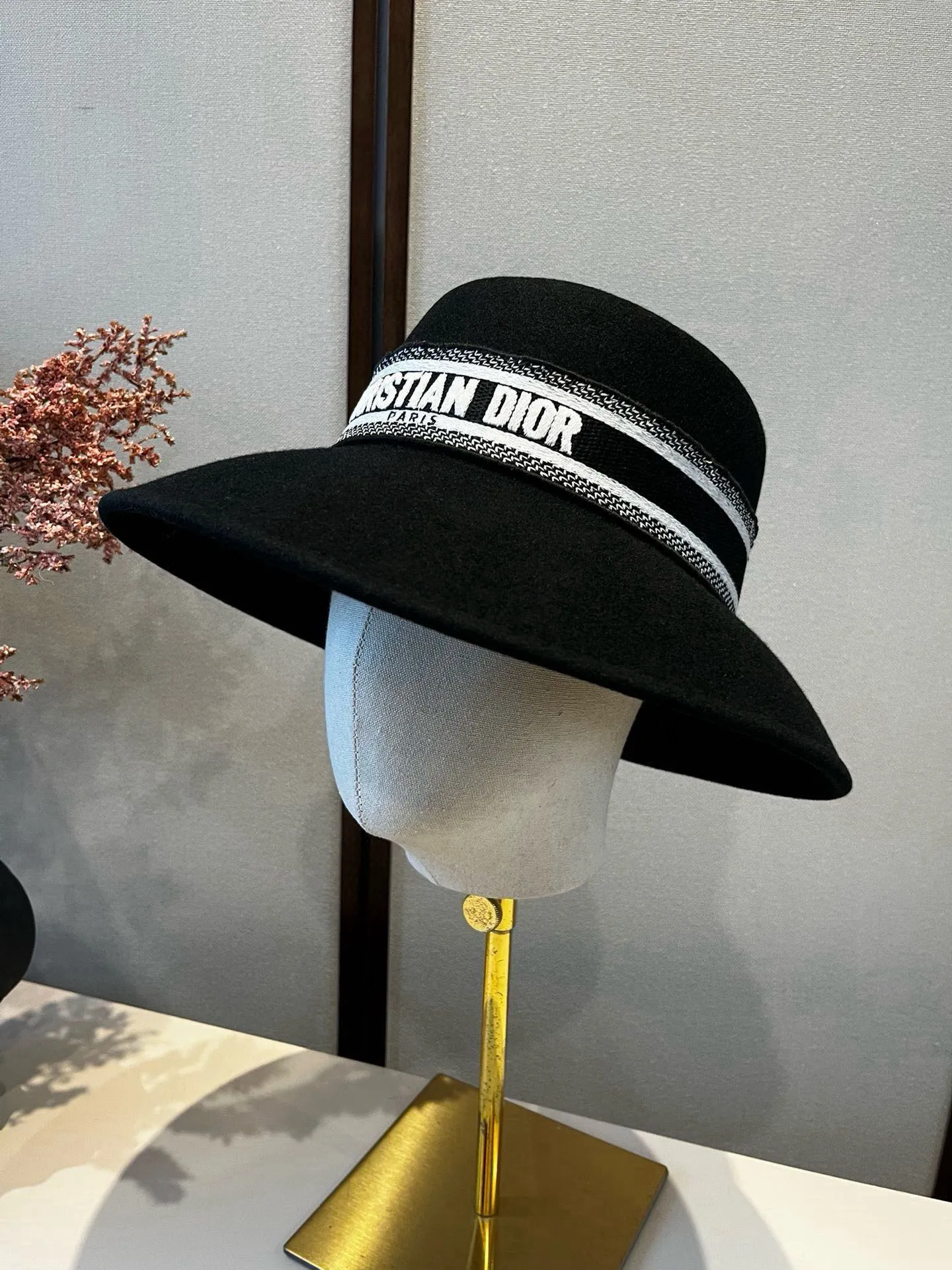 💰200¥ Dior new autumn and winter wool basin hat, 100% wool fabric%, head circumference 57cm