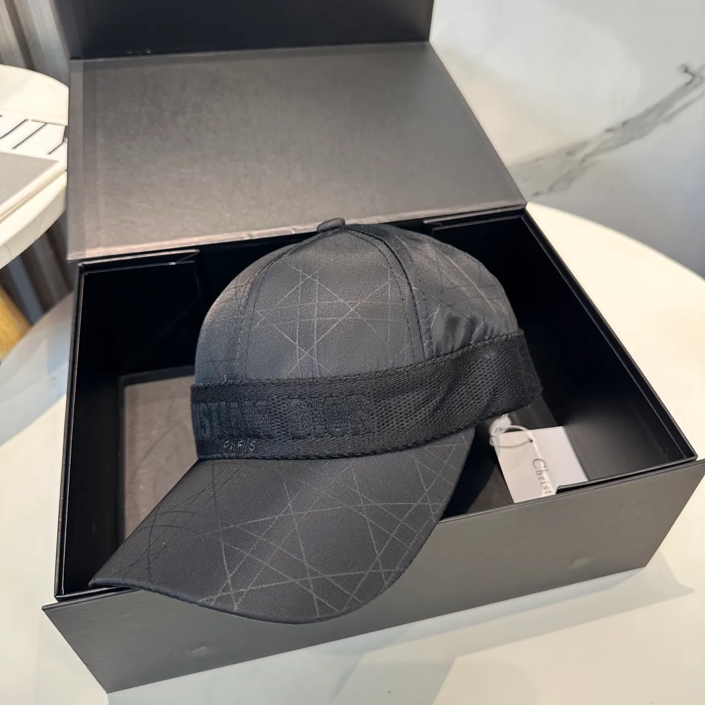 P80 Dior👒 high version webbing logo baseball cap🧢, super high sun protection index, especially small face, stylish but not soft, can be folded at will, easy to carry🤗
