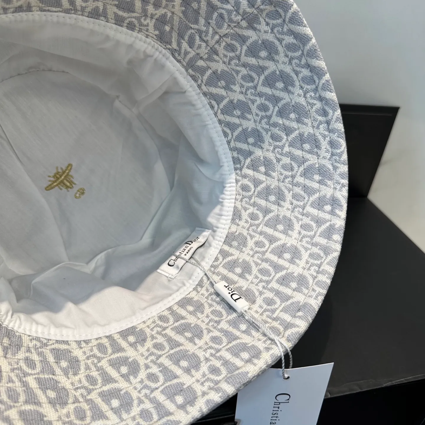 P86 👒Dior👒 😍The latest double-sided embroidered Dior logo fisherman hat from the official website, with super high sun protection index, especially for a small face, stylish and not soft, can be folded at will, easy to carry🤗