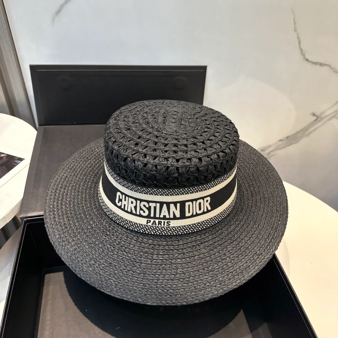 P90 Dior2025 new straw hat, advanced customization, lady style, attention to detail, sun protection and UV protection in summer, a must-have for travel, versatile and good-looking