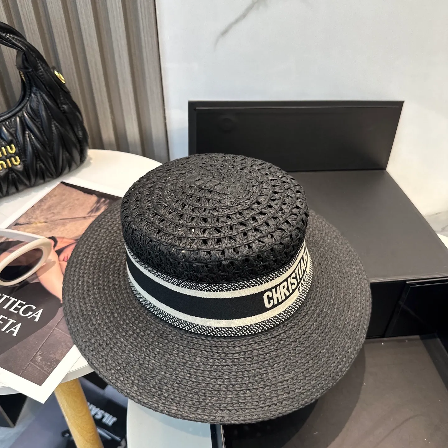 P90 Dior2025 new straw hat, advanced customization, lady style, attention to detail, sun protection and UV protection in summer, a must-have for travel, versatile and good-looking