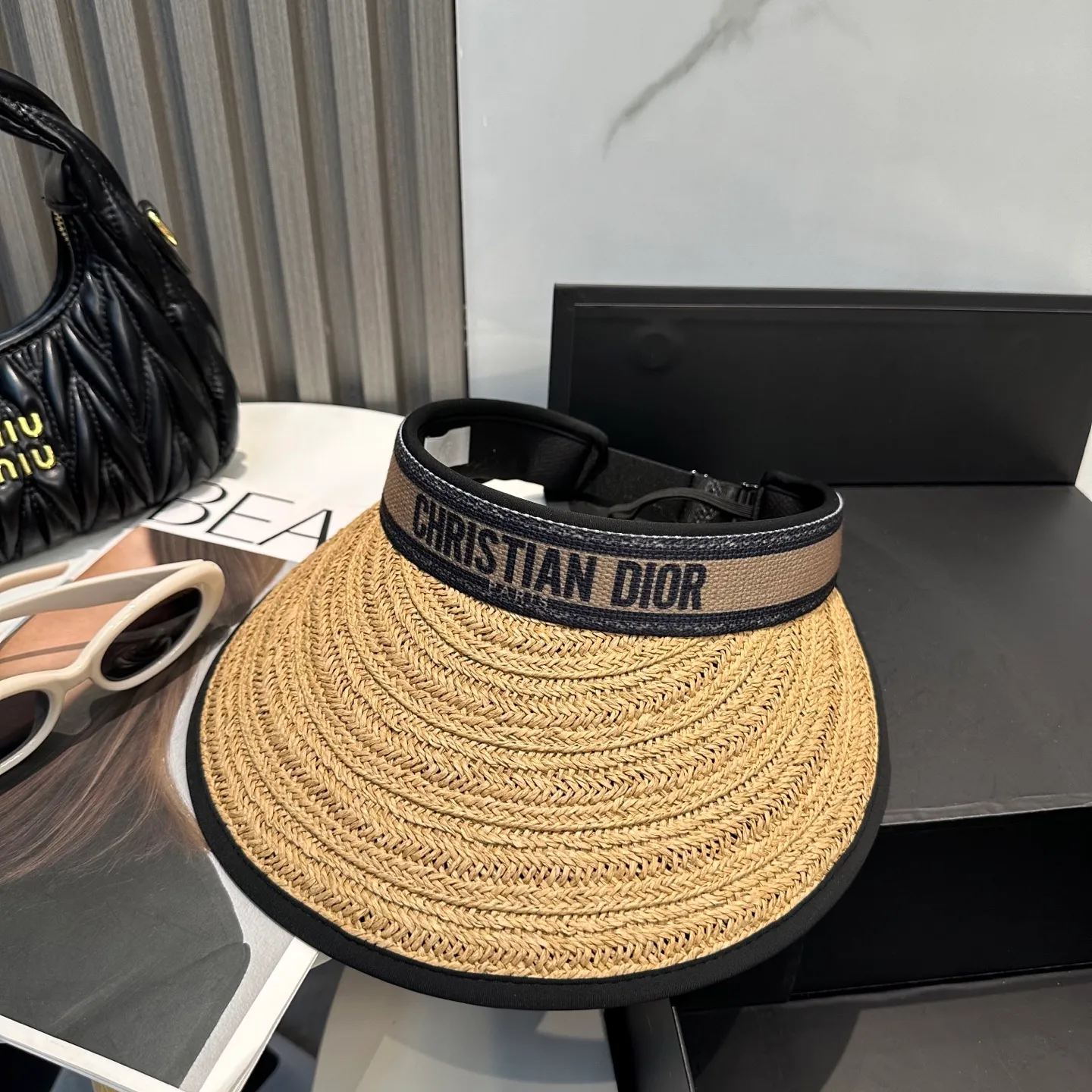 P80💛 Comes with dust bag Dior 2025 new sun visor hollow top headband hat, 🔆 versatile sun visor ~ a great tool for casual outings, a huge anti-scratch! Love it so much 💕