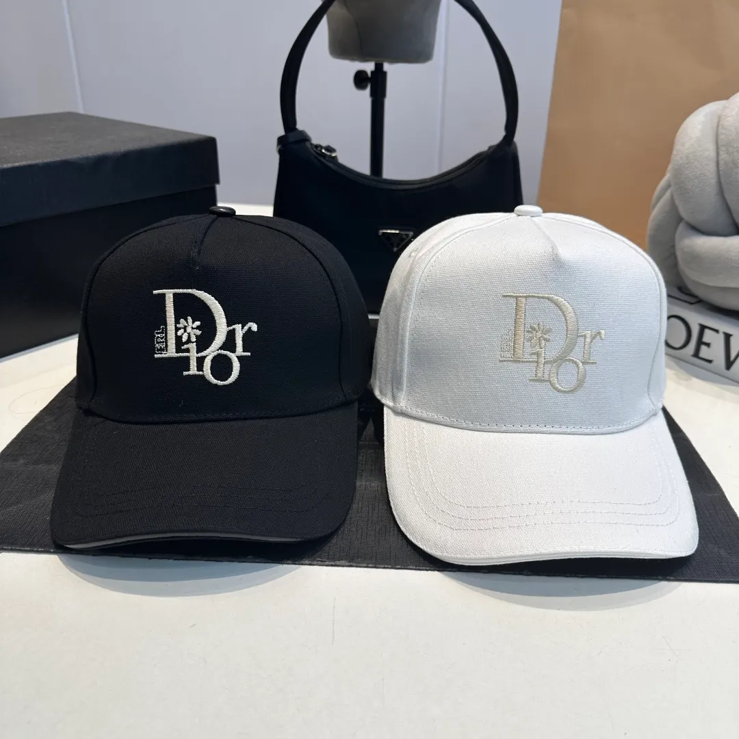 P60 DIOR Dior's new popular simple baseball cap 🧢, new model shipped, big brand style is super easy to match, hurry up and get it!