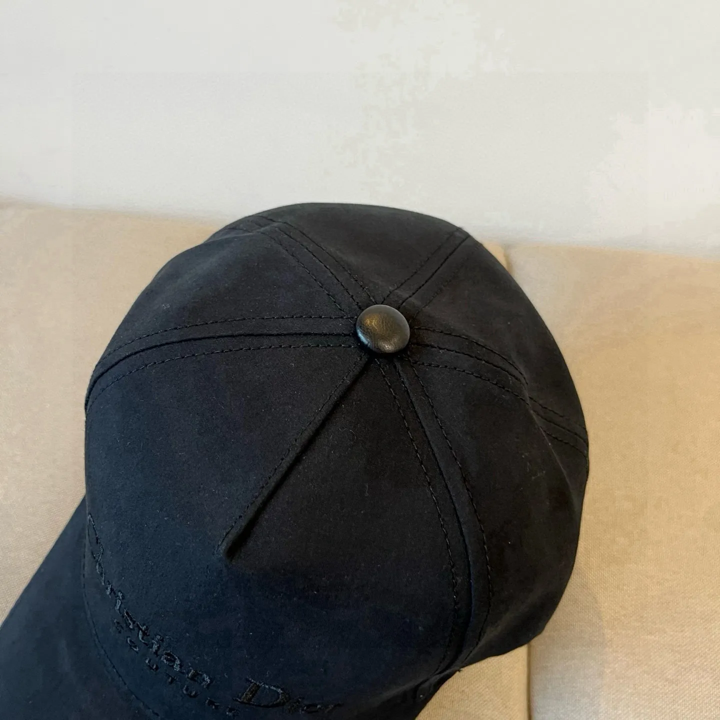 P60 [DIOR Dior] new popular simple baseball cap 🧢, new model shipped, big brand style is super easy to match, hurry up and get it!