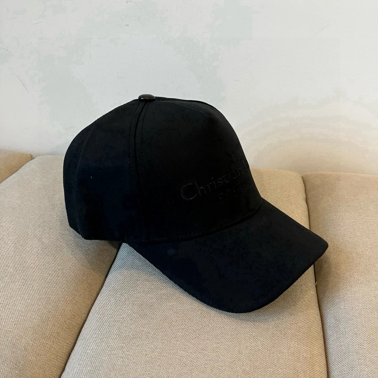 P60 [DIOR Dior] new popular simple baseball cap 🧢, new model shipped, big brand style is super easy to match, hurry up and get it!