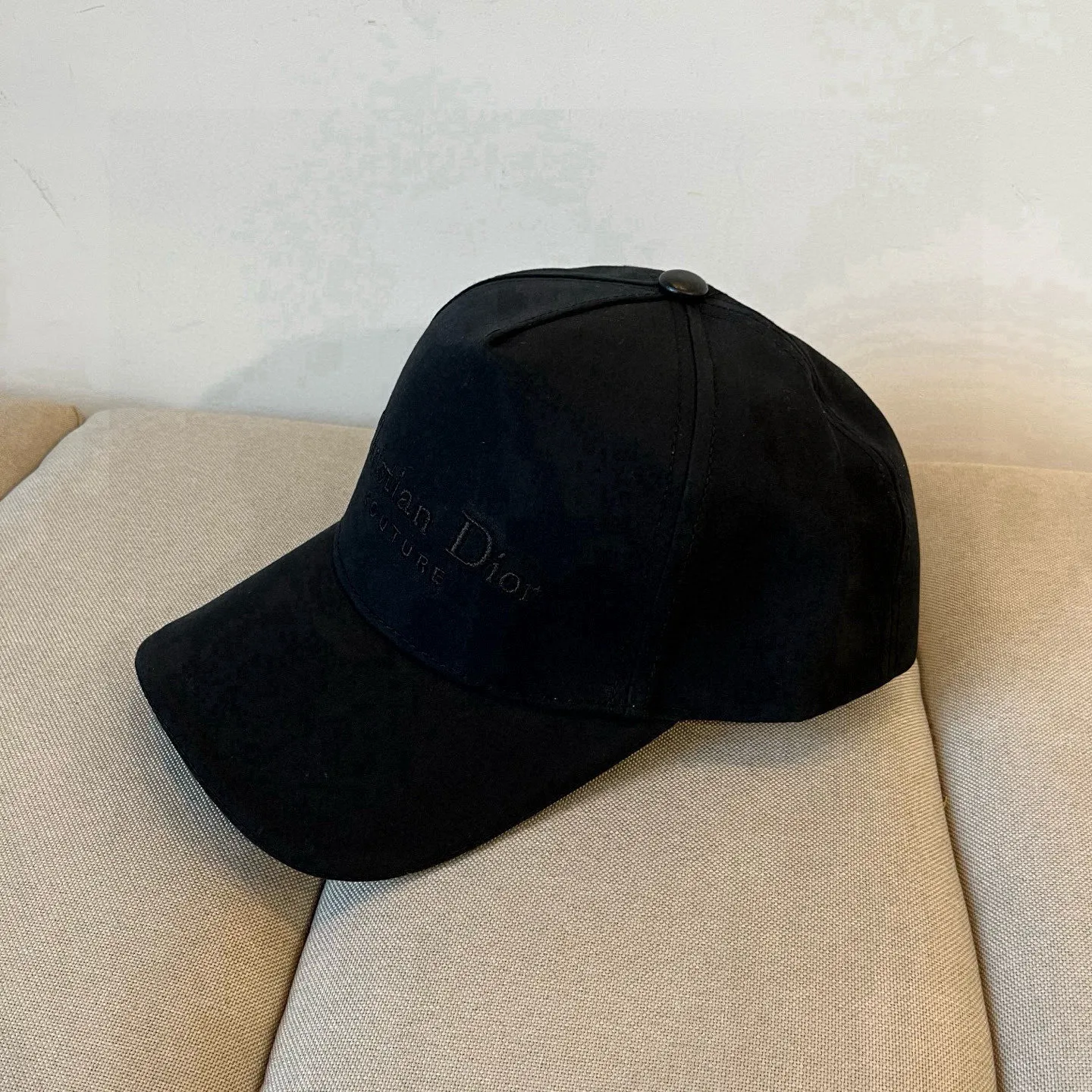 P60 [DIOR Dior] new popular simple baseball cap 🧢, new model shipped, big brand style is super easy to match, hurry up and get it!