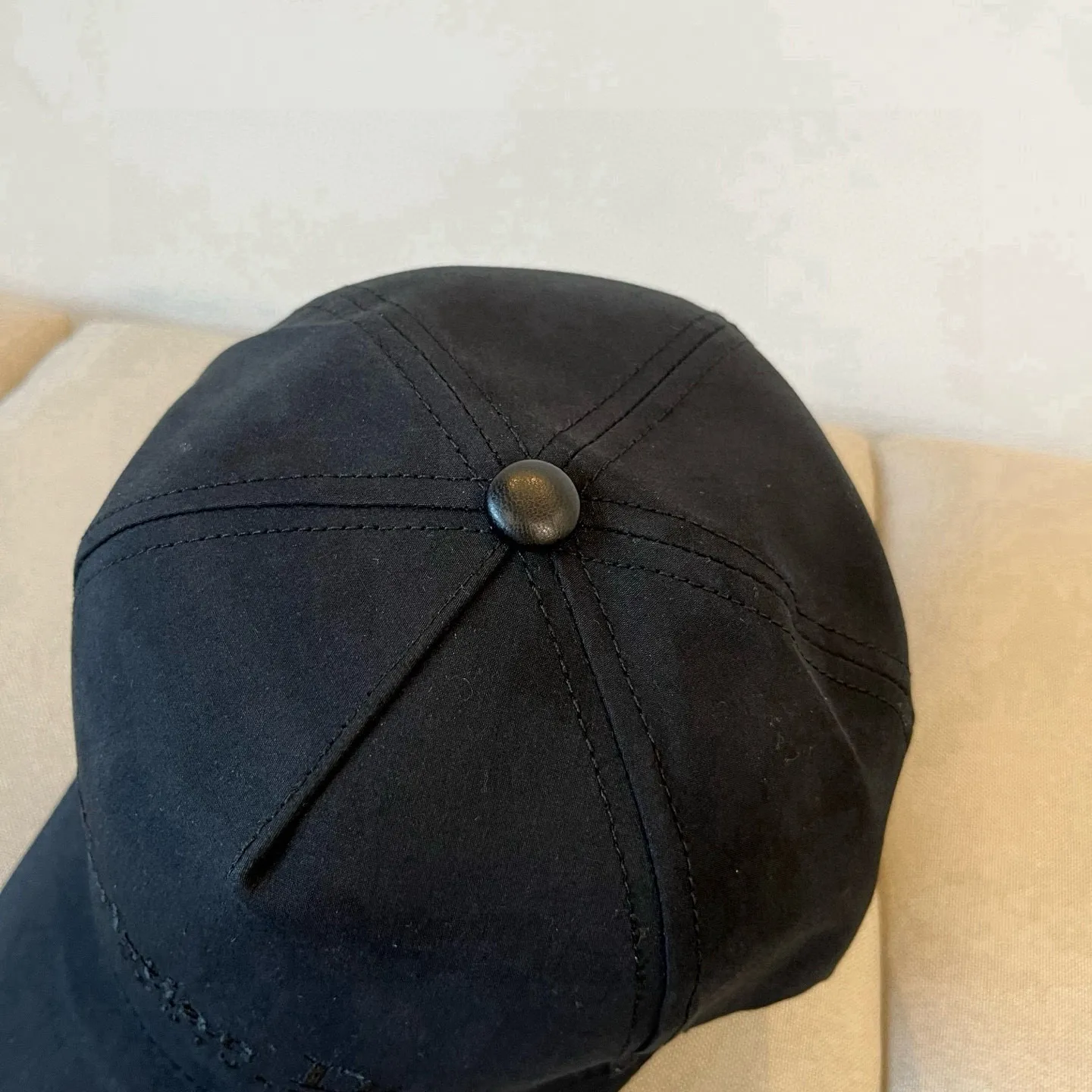 P60 [DIOR Dior] new popular simple baseball cap 🧢, new model shipped, big brand style is super easy to match, hurry up and get it!