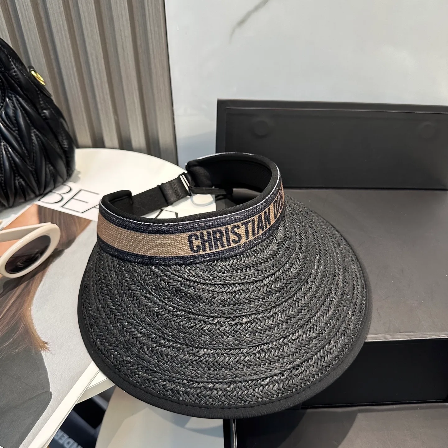 P80💛 Comes with dust bag Dior 2025 new sun visor hollow top headband hat, 🔆 versatile sun visor ~ a great tool for casual outings, a huge anti-scratch! Love it so much 💕