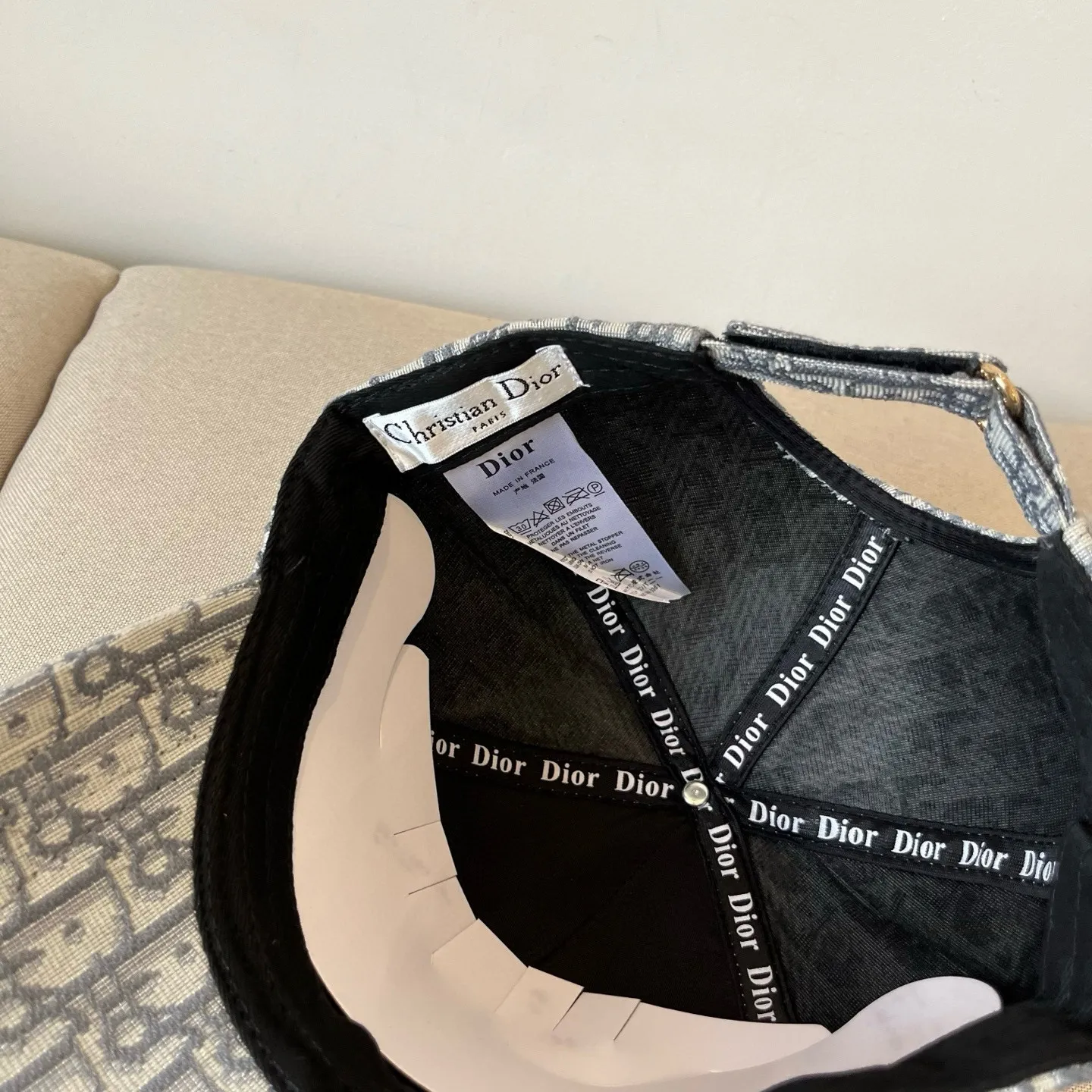 P60 [DIOR Dior] new popular simple baseball cap 🧢, new model shipped, big brand style is super easy to match, hurry up and get it!