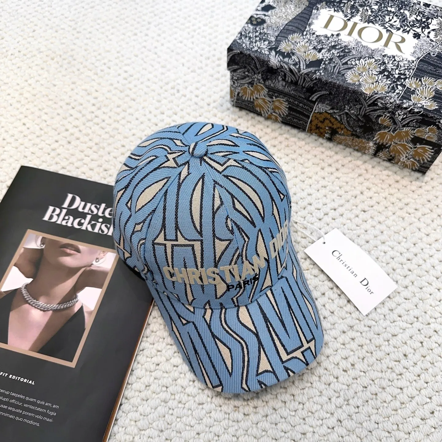 P66 Dior👒 New high version embroidered baseball cap🧢, super high sun protection index, especially small face, stylish and not soft, can be folded at will, easy to carry🤗