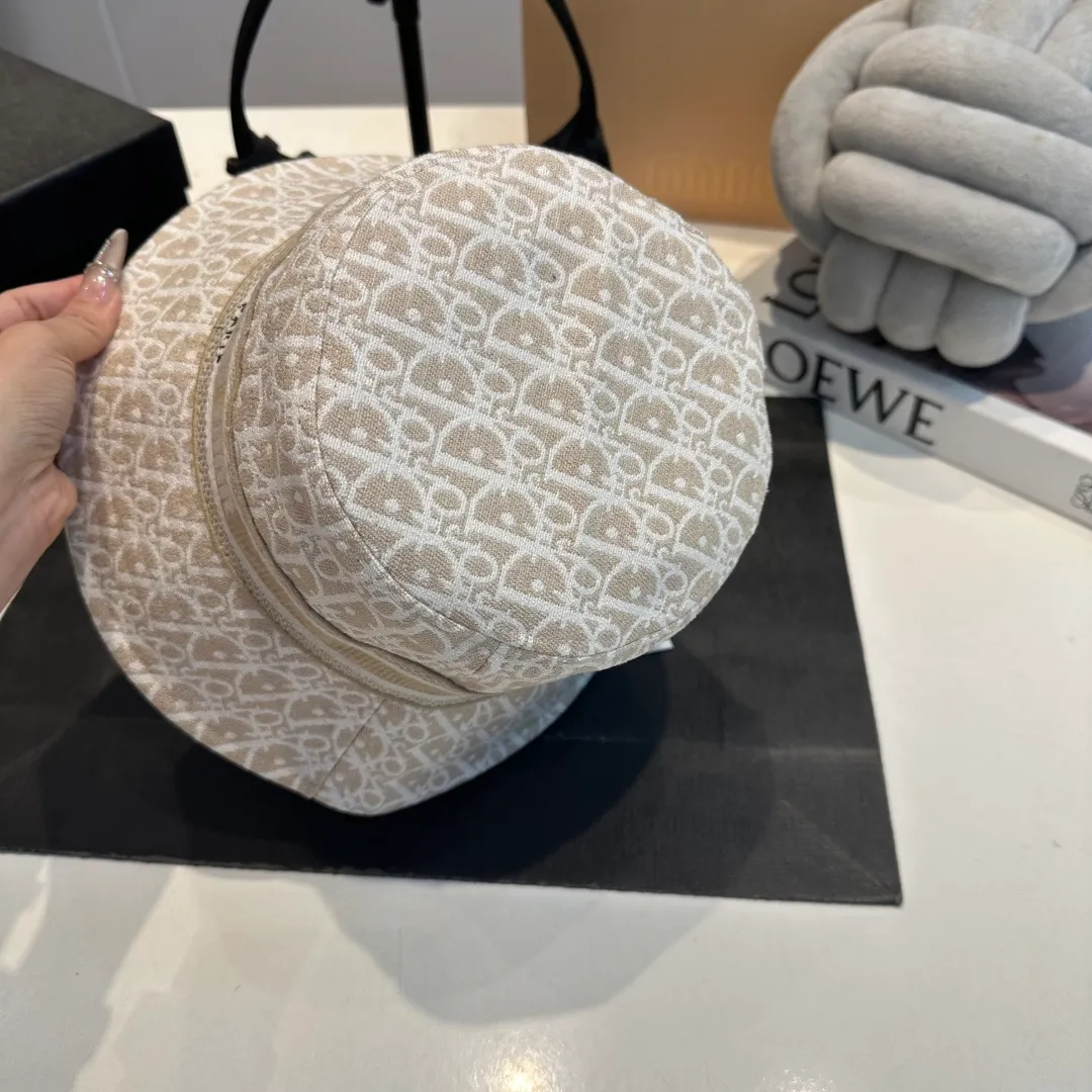 P70 Dior (Dior) new original fisherman hat, exquisite and pure, stylish and stylish, cool and fashionable, out of stock at the counter, popular, excellent quality