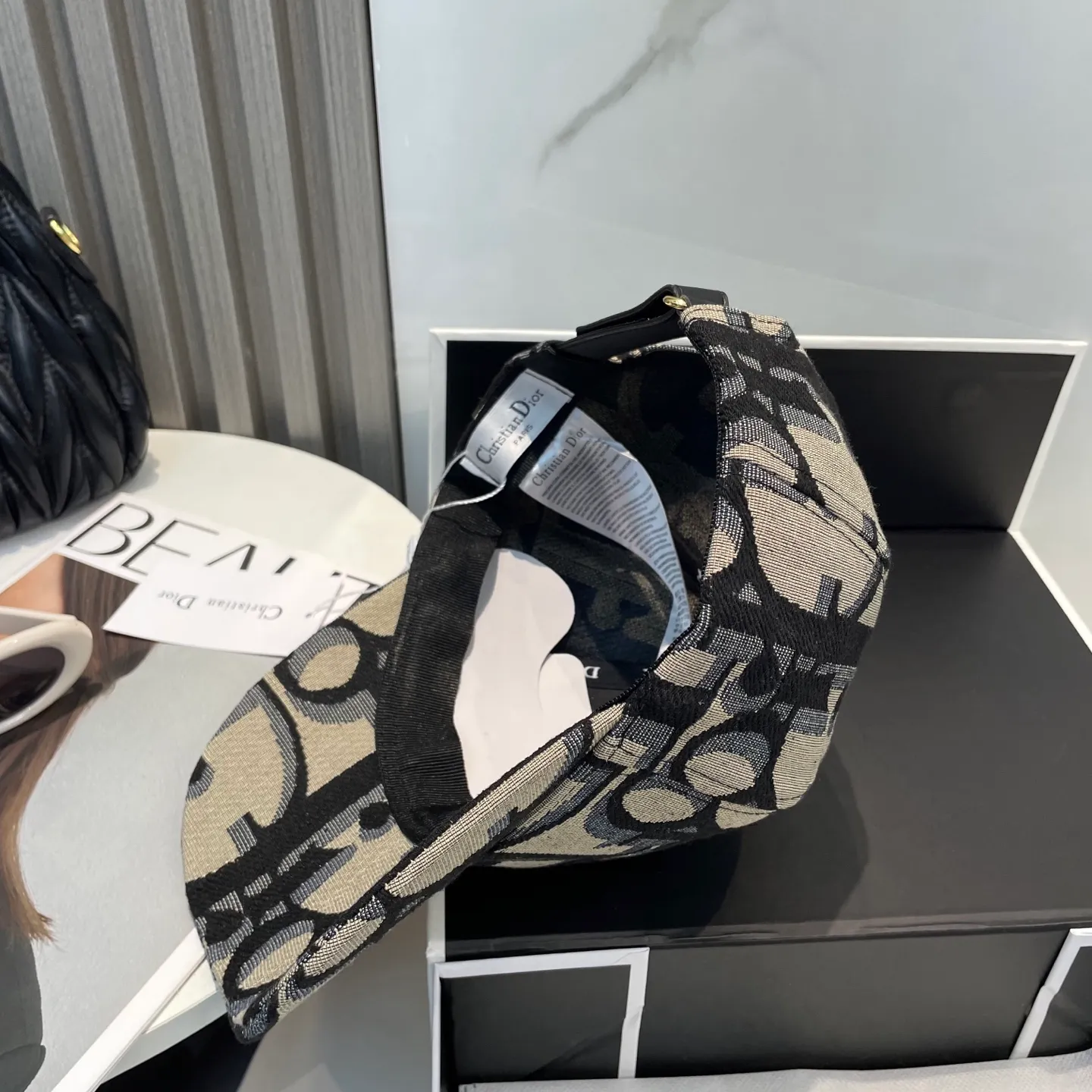 P66💰Dior (Dior) new original baseball cap, full of retro charm, popular new model at the counter, 1 pure cotton lining, light and breathable! The quality is great, the basic head circumference is 56cm, and the patch is adjustable.