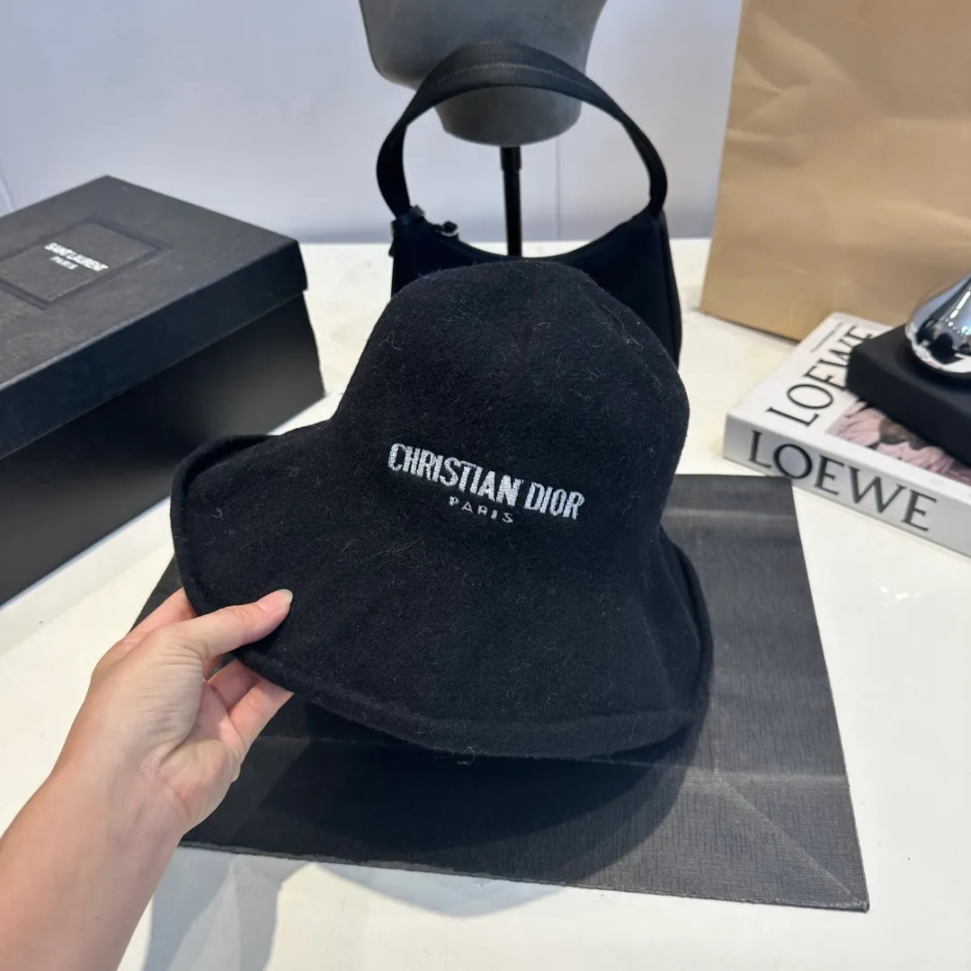 P170 Dior's new wool original single bucket hat, exquisite and pure, stylish and stylish, cool and fashionable, sold out at the counter, popular, great quality