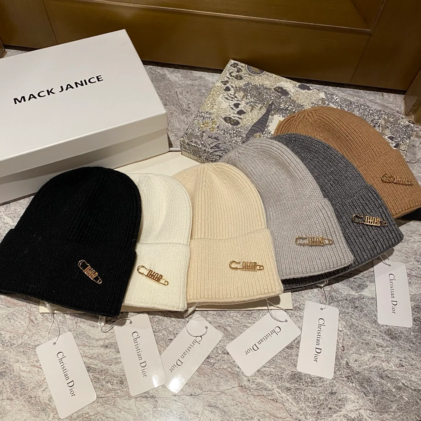DIOR cashmere knitted hat